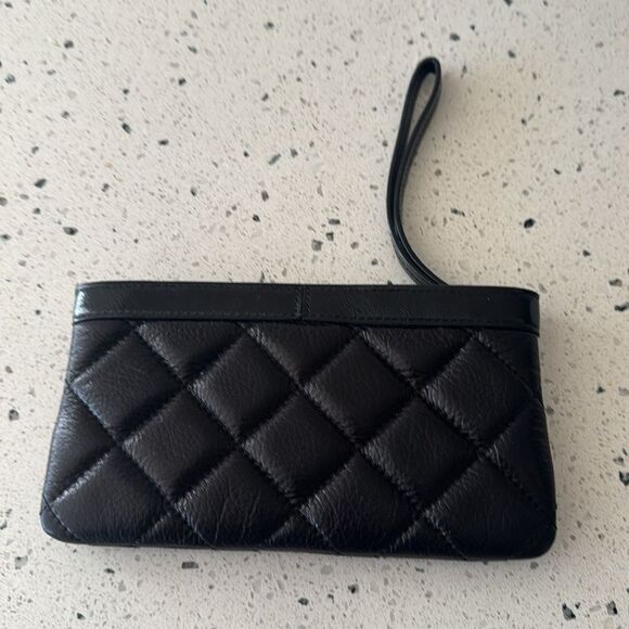 Kate Spade Black 100% Leather Quilted Wristlet zipper Closure Minimalist Chic - Picture 2 of 8